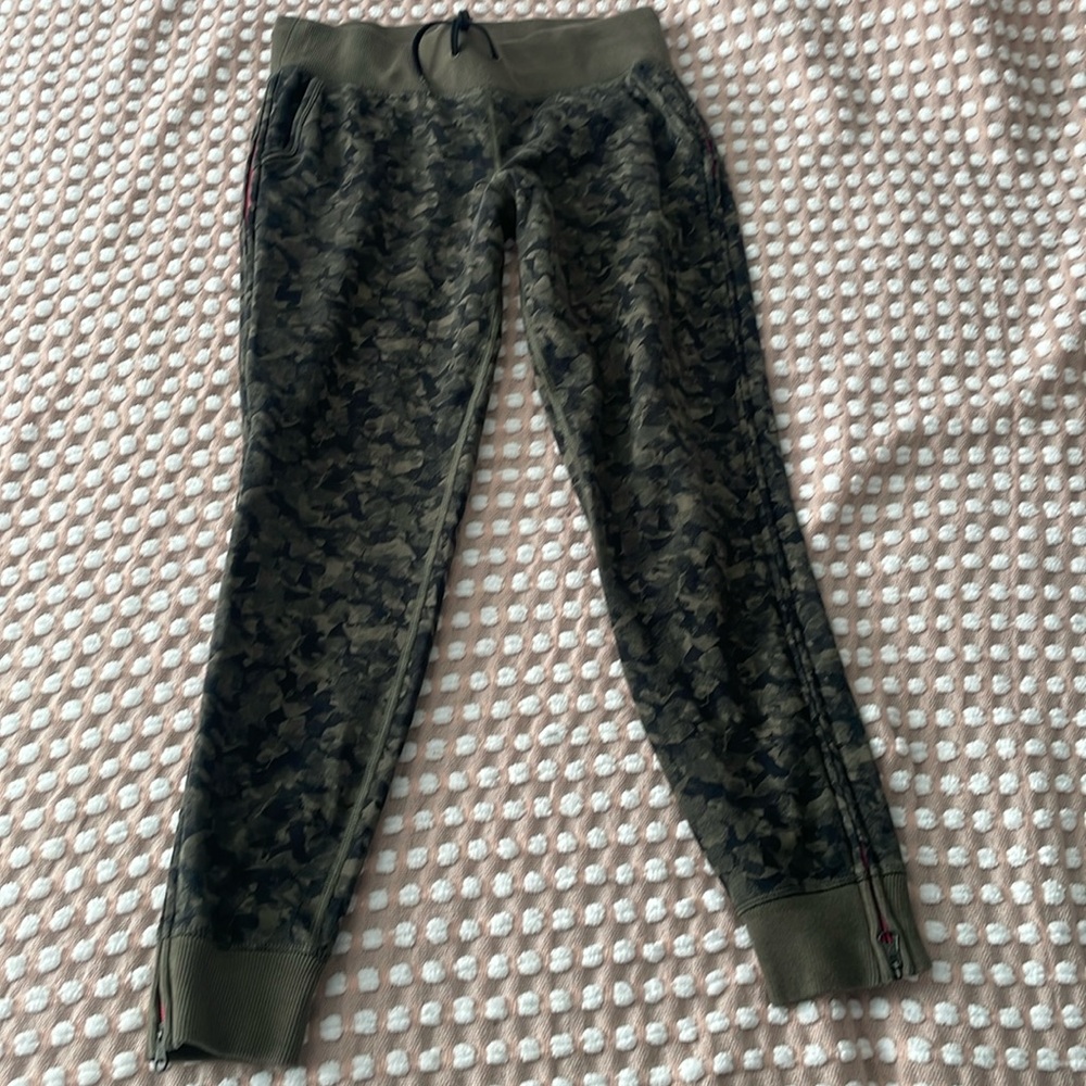 Lululemon Size 6 EUC